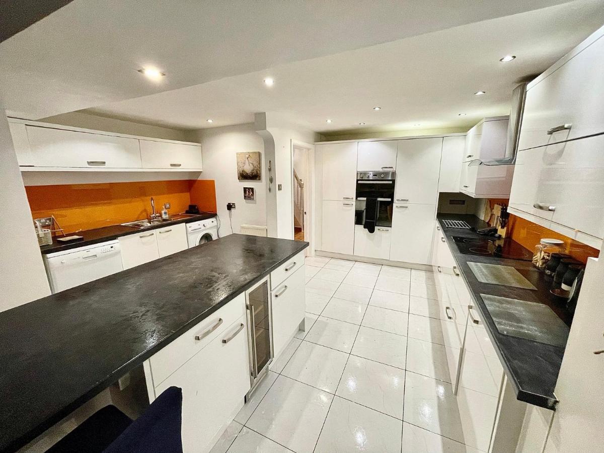 Penderi House Usk With Cymru Holidays ภายนอก รูปภาพ